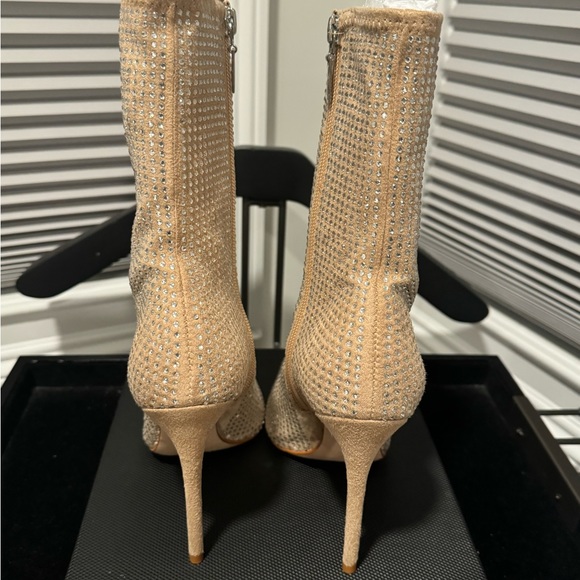 Brand New Schultz Sybil Studded Point Toe High Heel Booties - Picture 3 of 4